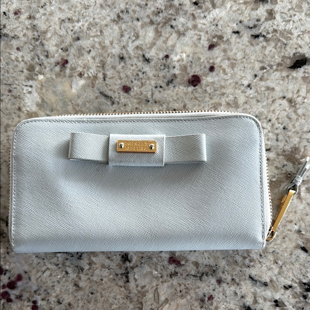 Kate Spade Light Gray Bow Zip Wallet